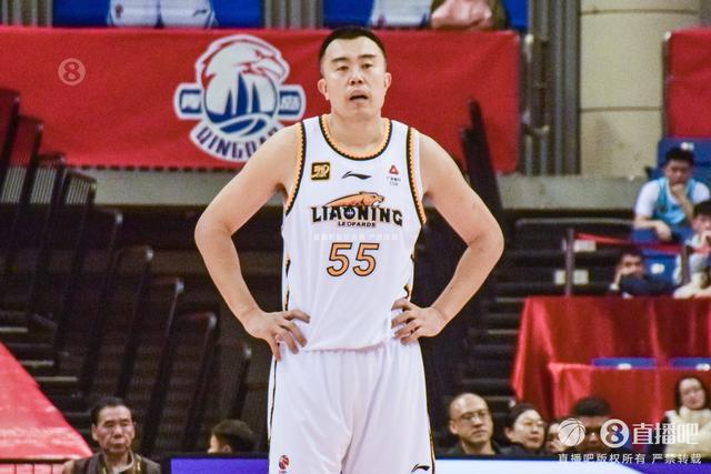 祝福！“韩德君退役”词条最高登上热搜第4 目前暂列第6位